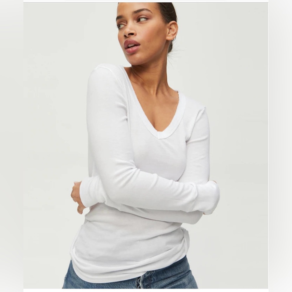 NWT Michael Stars Molly Fitted V-Neck Tee Knit Top S